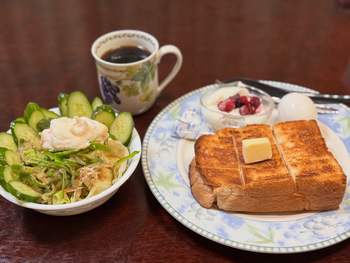 ancocotada3's tweet photo. おはようございます！！
朝ごはんは　トースト、サラダ、ゆで卵、ヨーグルト^^ https://t.co/utLAG176MY