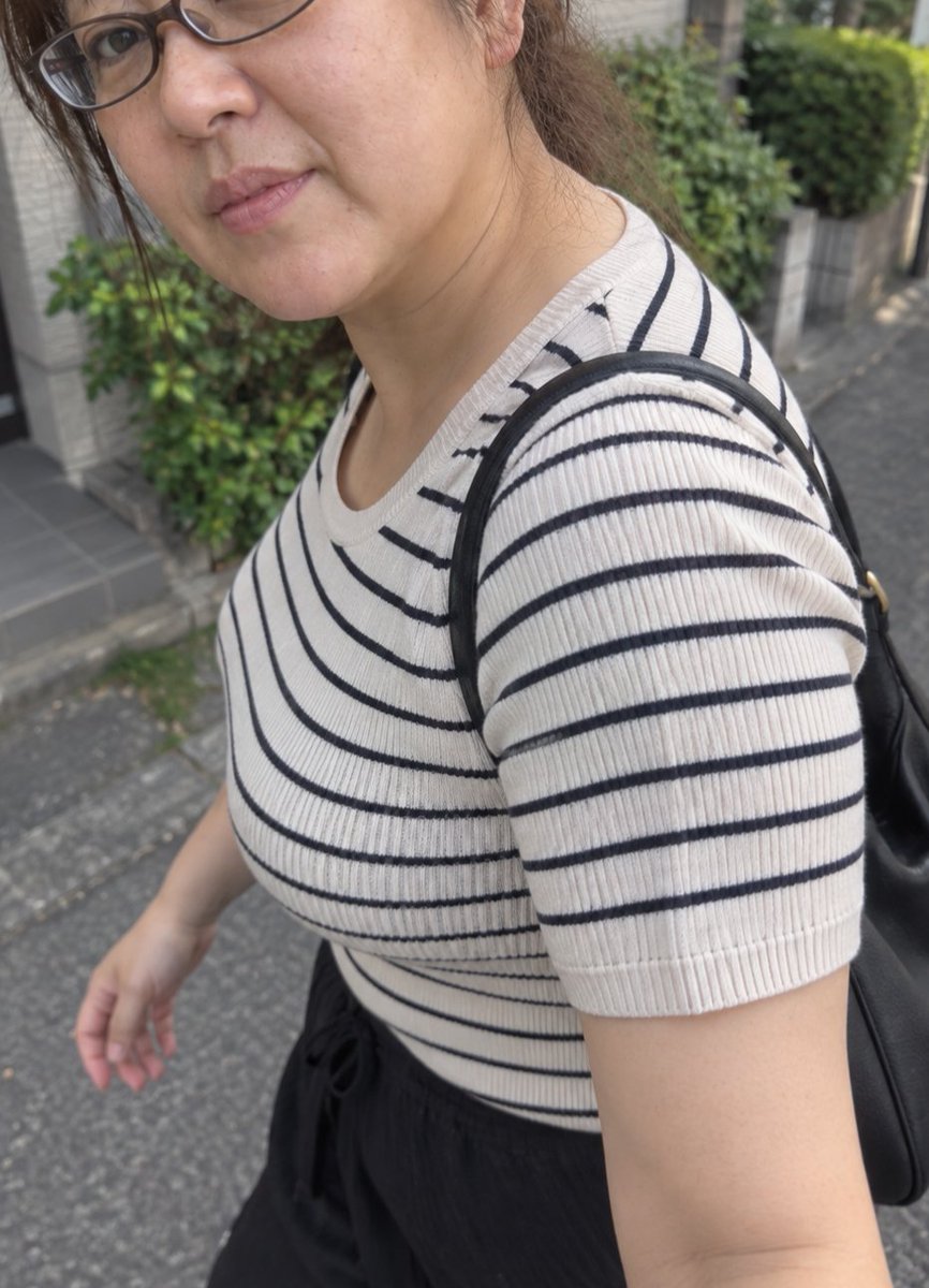 Rfekaya1's tweet photo. 何歳でもいいの、、
会ってくれるのなら

贅沢言うなら
同年代から上だと、話し合うし

すっごい濡れるかも
48代くらいいますか？ https://t.co/KvJlc2bvZA