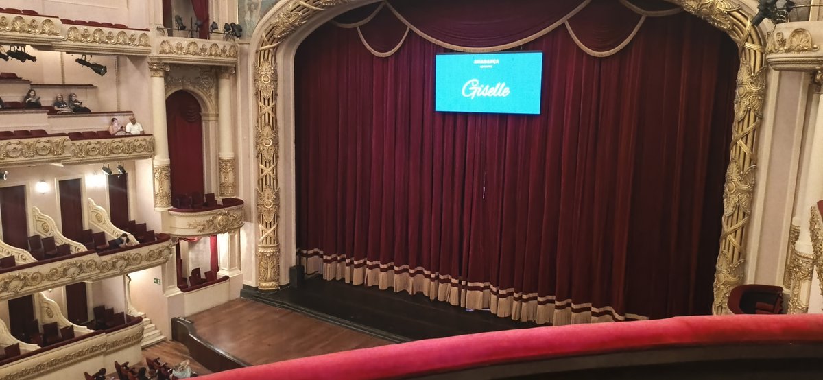 nuvemff's tweet photo. theatre https://t.co/J3OJmd3KMC