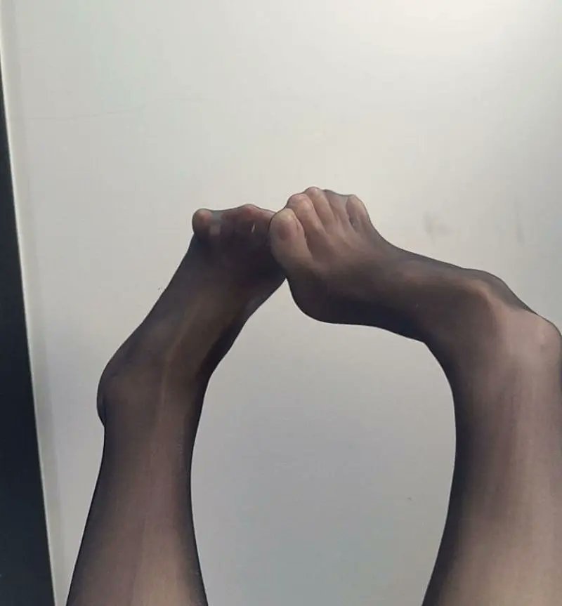 ashicoki_blog's tweet photo. 光沢パンストと足裏が素敵なお嬢様
#feet #foot #footfetish #pantyhose #footjob #足フェチ #脚フェチ #足裏 #爪先 #美脚 #美腿 #足交 #恋足癖 https://t.co/j5TltpRdSX