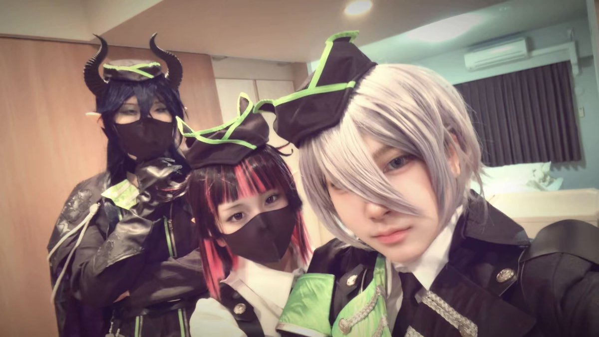 ecspillow's tweet photo. 本日この3人でランドいます
⚠︎twst ⚔️🦇🐉
#Dハロ仮装 #Dハロ仮装2026 https://t.co/4mow0705jX