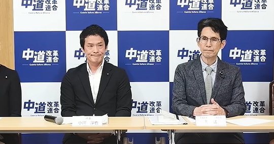 moeruasia01's tweet photo. 「民主改革の会」支持率０％

中道が政党交付金11億円受領
・納得できない　80％
・納得できる　11％

支持率０％って初めて見たΣ(ﾟДﾟ)

※読売新聞社は０.５％未満の場合「０％」と表記