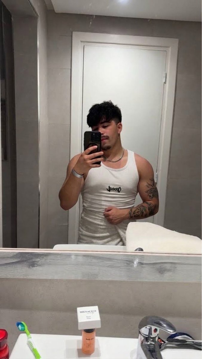 plumbersm4te's tweet photo. Lurkers just aren't safe around me I will catch you and make you pay for your sins you simpleton 😛 https://t.co/ZlSyUYTgQE