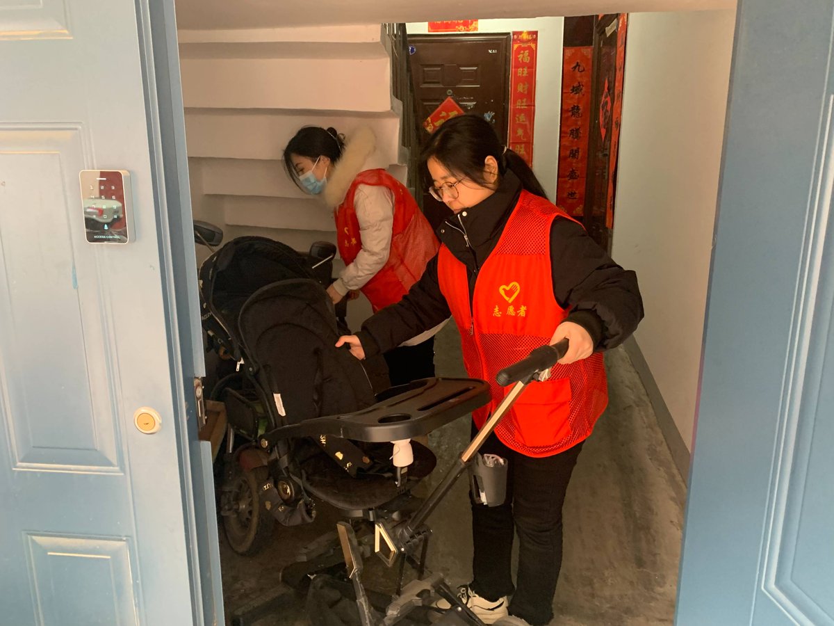 saintdawn3220's tweet photo. Join our neighborhood park cleanup this Sat (9am-12pm)! Gloves u0026 snacks provided. Let’s spruce up our space together! https://t.co/r03n1PswyB