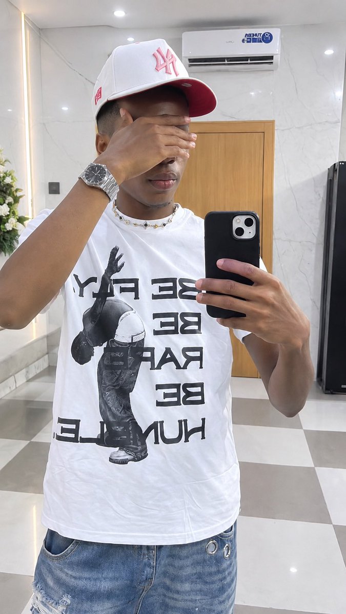 mykeloloni's tweet photo. nah me FLY PASS for the compound. 😁🆙😤 https://t.co/osdQf4xFfI
