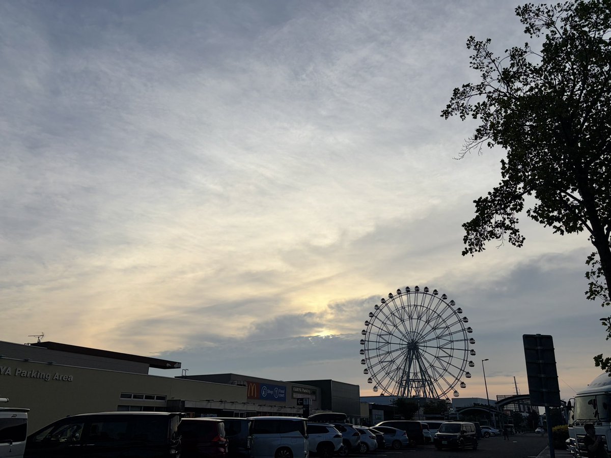 loveranaway's tweet photo. 後1時間切った！
まだ名古屋めし決めれてないわ🫢
@LiSA_OLiVE 
@LiSAPRiSM_expo 
#LiSAPRiSM 
#LiSA15 
#刈谷パーキング
#名古屋めし https://t.co/neYnAfF2XV