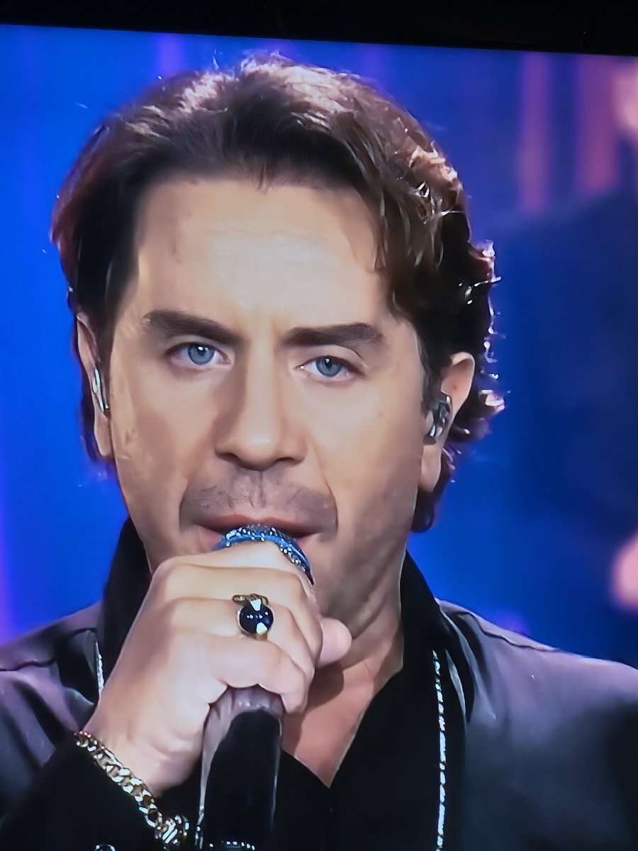 viviankout's tweet photo. Εγώ πάντως το έχω καταλάβει ΔΕΝ ΘΑ ΤΟ ΞΕΠΕΡΑΣΩ ΠΟΤΕ!
#spitimetomega #OsoZwMazw #Μαζωνάκης https://t.co/3yClcbMMjH