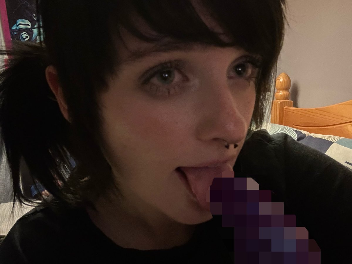 emoahhfart's tweet photo. took some pictures of my eyes for you ;3 🐾👅 https://t.co/2sDYJCbUSt