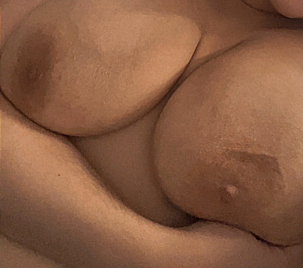 DiosaOreo's tweet photo. Purrfect titties 🤭😏 #nsfwtwtًً pay me to see them bounce 🤭🤭 https://t.co/7rKY5hYDTf