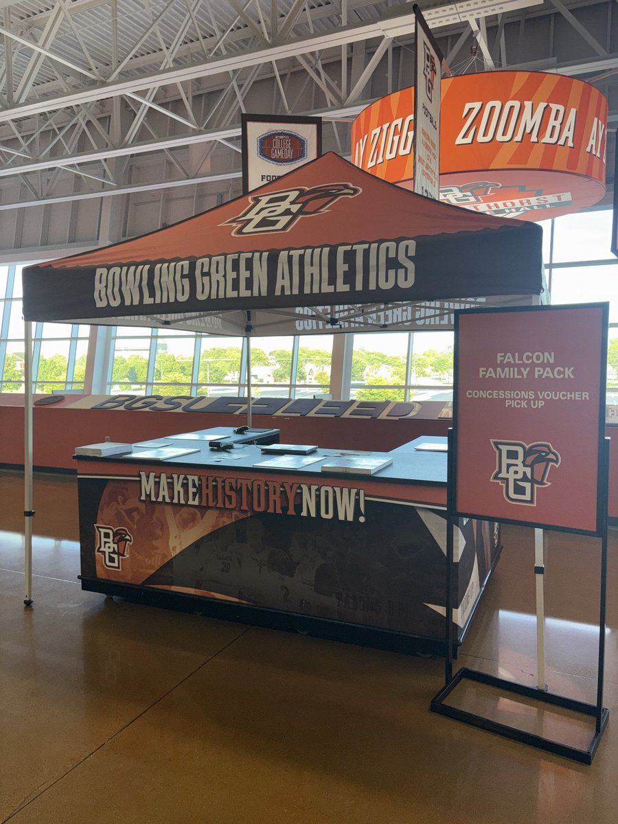 BGSUTix's tweet photo. Excited to have the first Falcon Family Pack game for @BGSUVolleyball!

Every Friday home match: 4🎟️+ 4 $5 food vouchers for $40! Each additional 🎟️ is $10 and comes with another $5 food voucher.

Will be coming to basketball this season too! Contact the ticket office for info. https://t.co/V3Bsd0gOHO