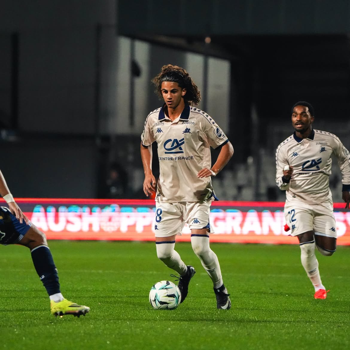 TunisianScout's tweet photo. Noam Strotz, Samy Chouchane et Khalil Ayari sont tous les 3 titulaires pour cette 7e journée de Ligue 2 !

Ça fait plaisir de voir nos jeunes enchaîner les titularisations 👏 https://t.co/6Jhw1VGaHu