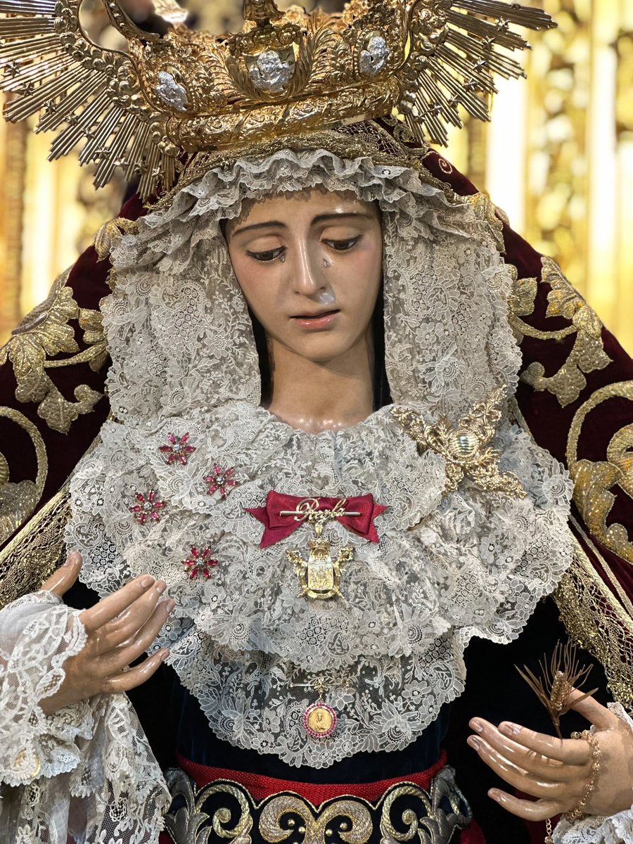 HdadPanaderos's tweet photo. 📌María Santísima de Regla Coronada ataviada para la celebración del traslado y del Solemne Triduo, que tendrán lugar en los próximos días. https://t.co/lXs4Esl0WR