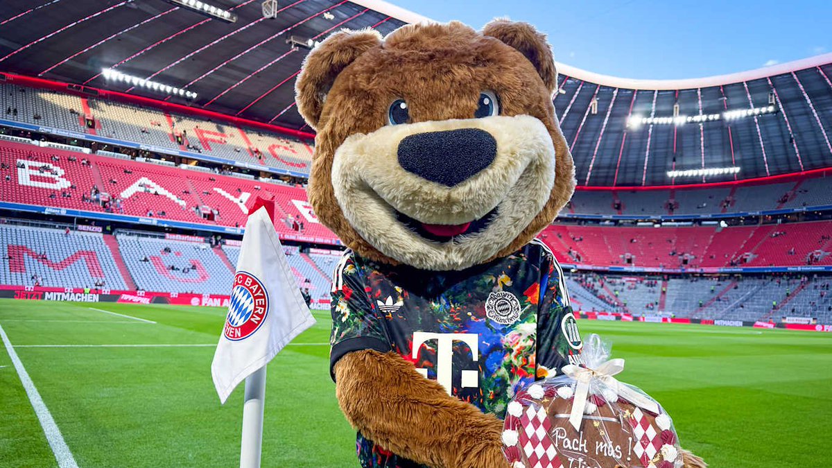 iMiaSanMia's tweet photo. 𝗕𝗮𝘆𝗲𝗿𝗻 𝗫𝗜 𝗮𝗴𝗮𝗶𝗻𝘀𝘁 𝗨𝗻𝗶𝗼𝗻:

Neuer © -
Stanišić, Upamecano, Tah, Davies -
Kimmich, Pavlović -
Olise, Musiala, Díaz -
Kane https://t.co/WM8LoFPT2R