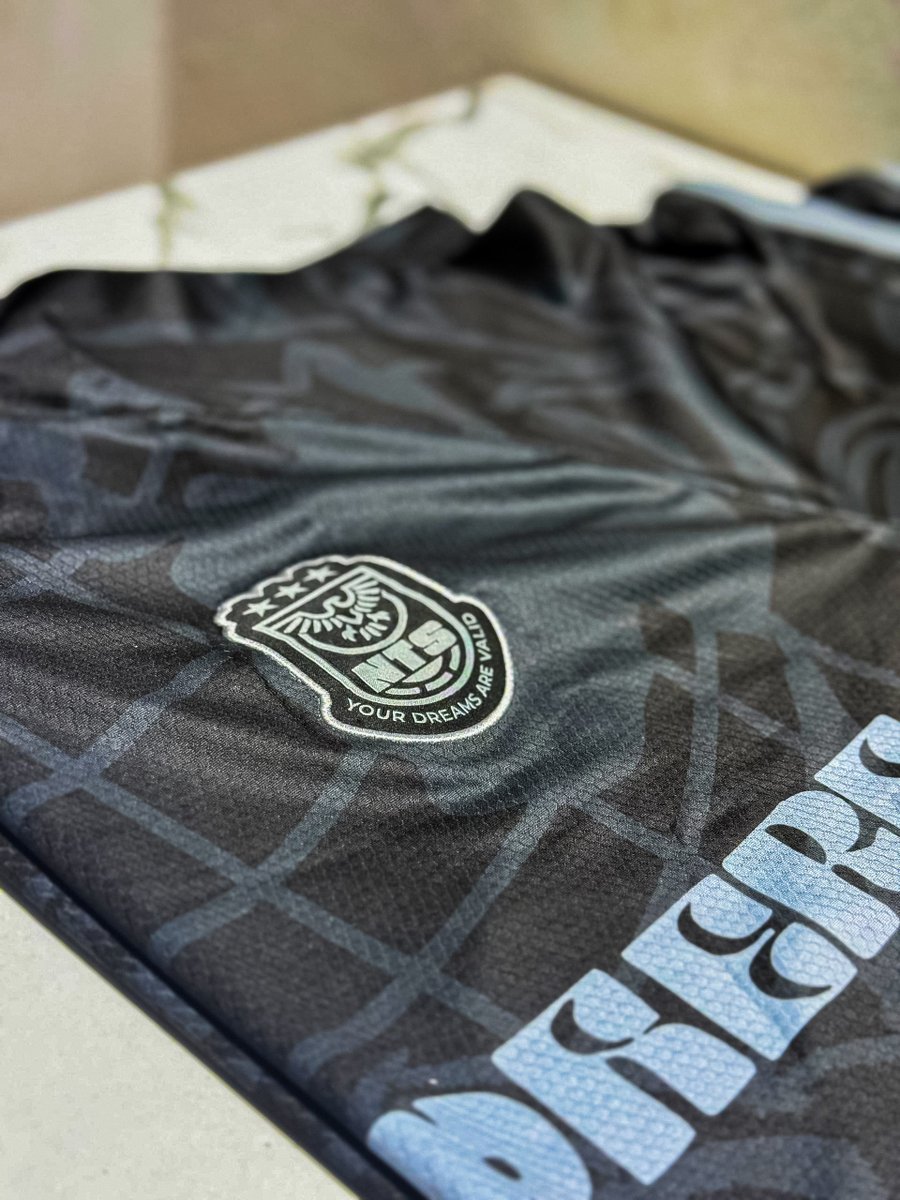 PaulHoosen's tweet photo. Thanks for the merch @NoteSphere 
Kinda wish I had this for Jersey Day🥺
Peak fits✌️🏾

Never Stop Creating😎 https://t.co/kZ7kT4eldt