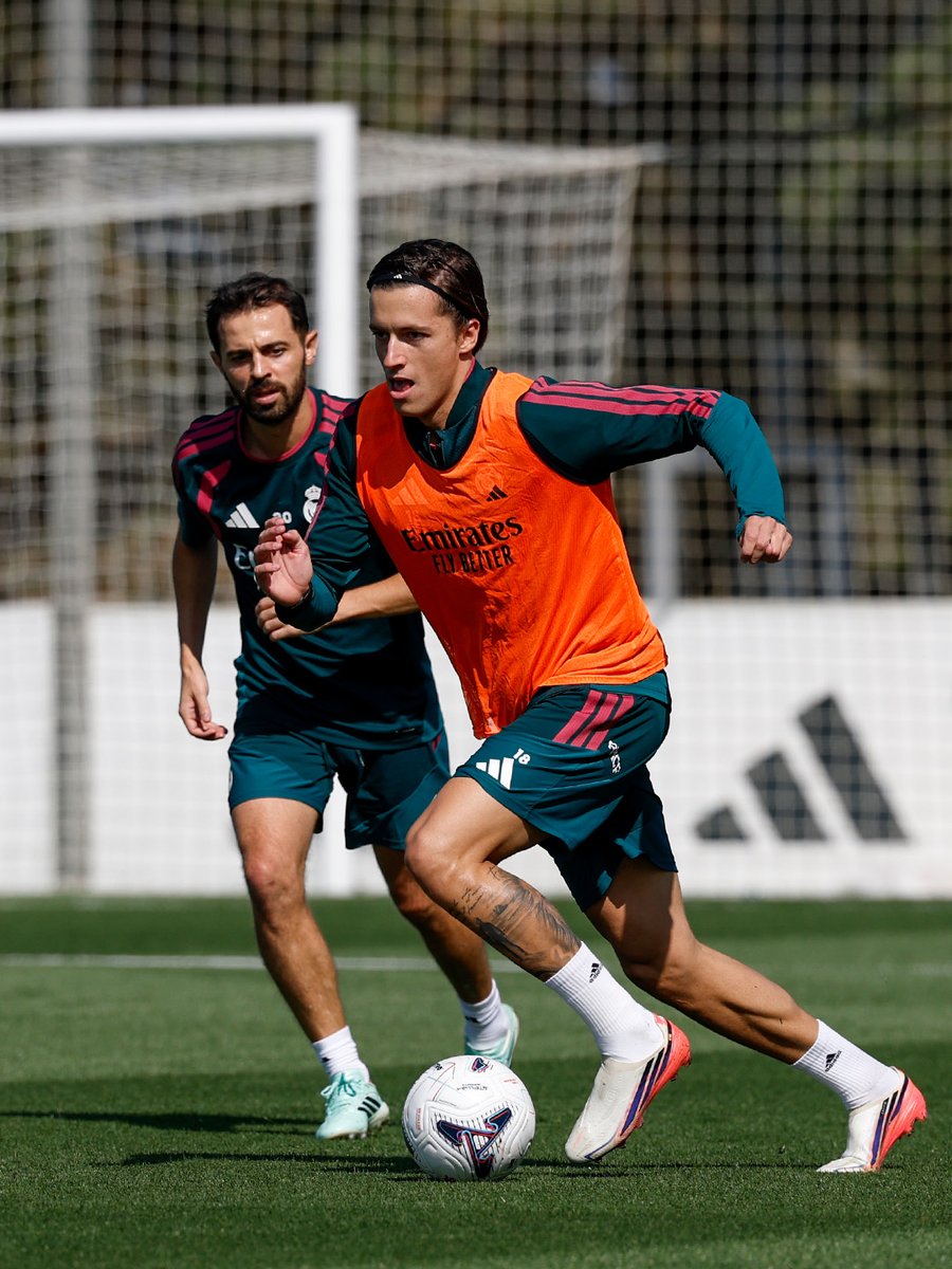 realmadrid's tweet photo. 1️⃣8️⃣ Carreras
7️⃣ @ViniJr https://t.co/pdqcb8Fmu0