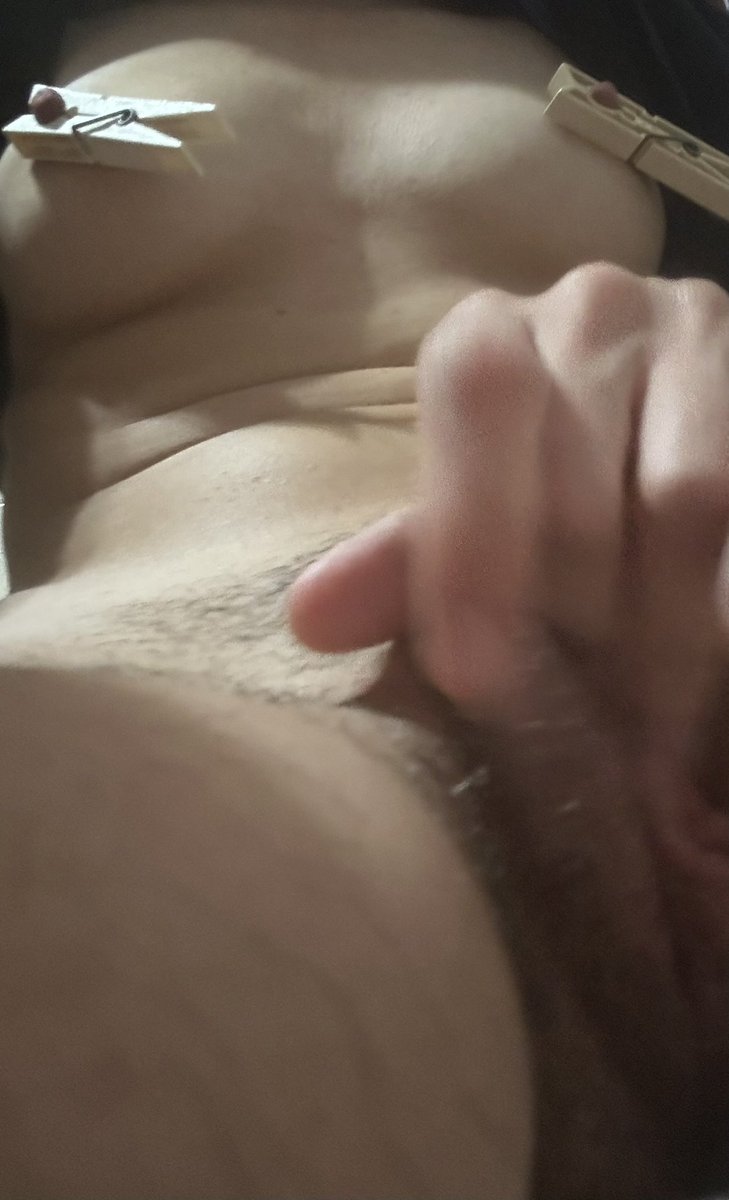 Oo_SlutBunny_oO's tweet photo. WHORE. https://t.co/c1ahZIjmQ3