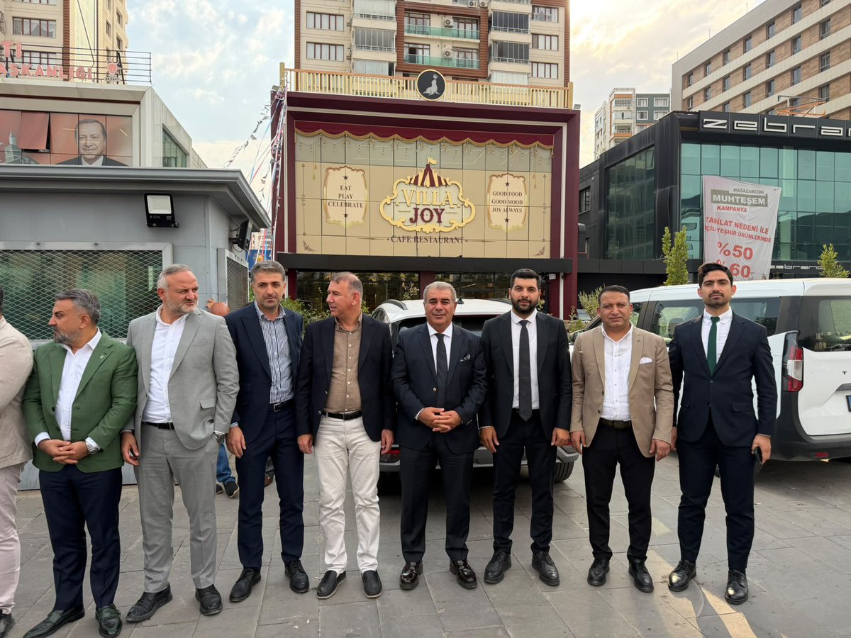 akparti_sur's tweet photo. İlçe Başkanımız Sayın Mücahit Alakuş;

Sanayi ve Teknoloji Bakanımız Sayın Mehmet Fatih Kacır’ı teşkilatımızla birlikte;

#İL Başkanlığımızda ağırladı.

Diyarbakır’ımız için kıymetli müjdeleri ve nazik ziyaretleri için Sayın Bakanımıza teşekkür ediyoruz. 

Hayırlı olsun.🙏🏻 https://t.co/U5BmH3JSYW