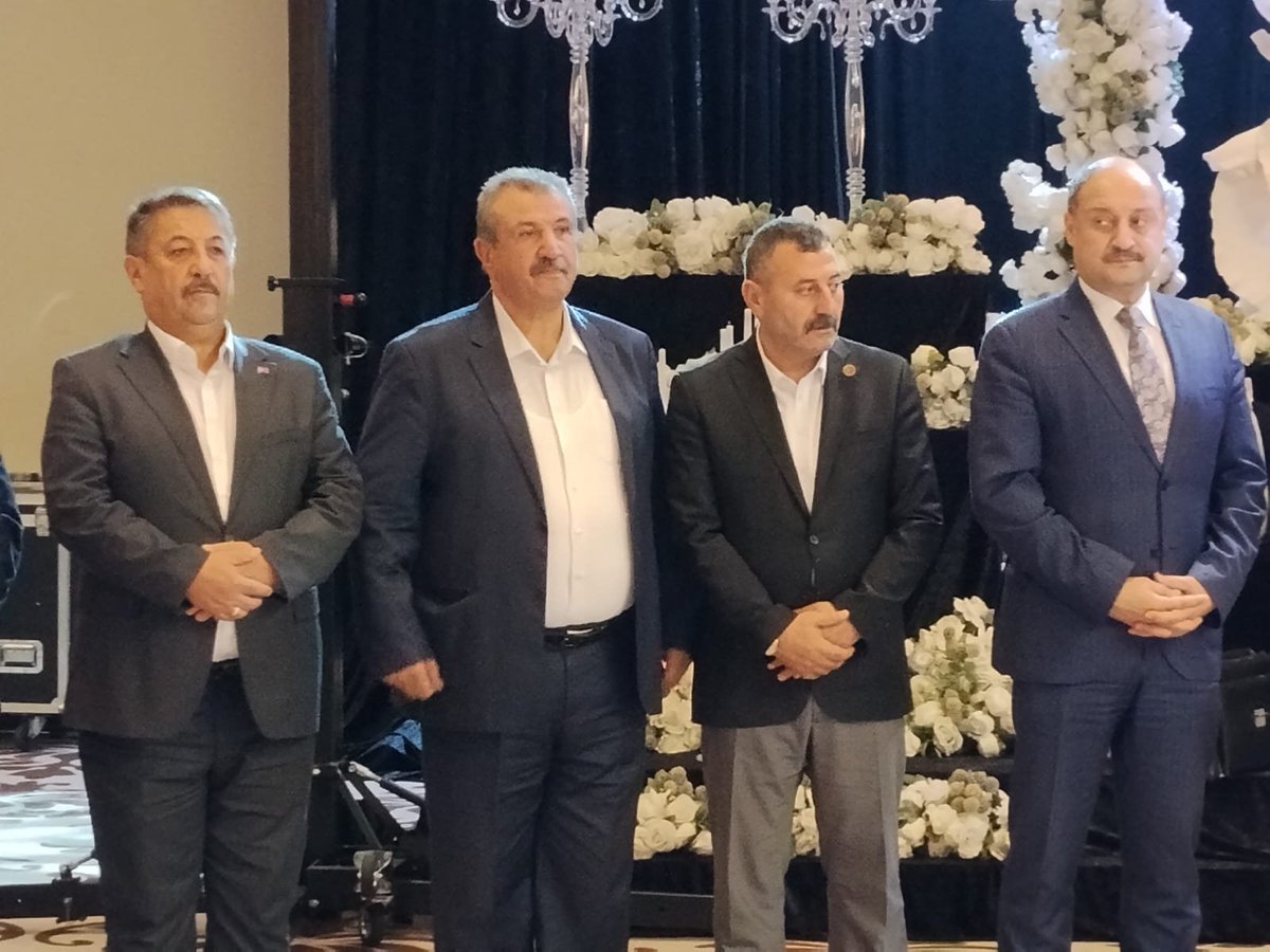 hasan_suyu44951's tweet photo. Bugün sadece bir nikâha değil, bir ömürlük sözün şahidi olduk. 
Çirişve Rat ailelerinin kıymetli evlatlarının mutluluğuna nikâh şahidi olarak ortak olduk.

Atılan imza; sevgiye, sadakate ve birlikte yazılacak yepyeni bir hikâyeye vesile olsun.

Rabbim yuvalarını huzur, gönüllerini muhabbetle daim kılsın.