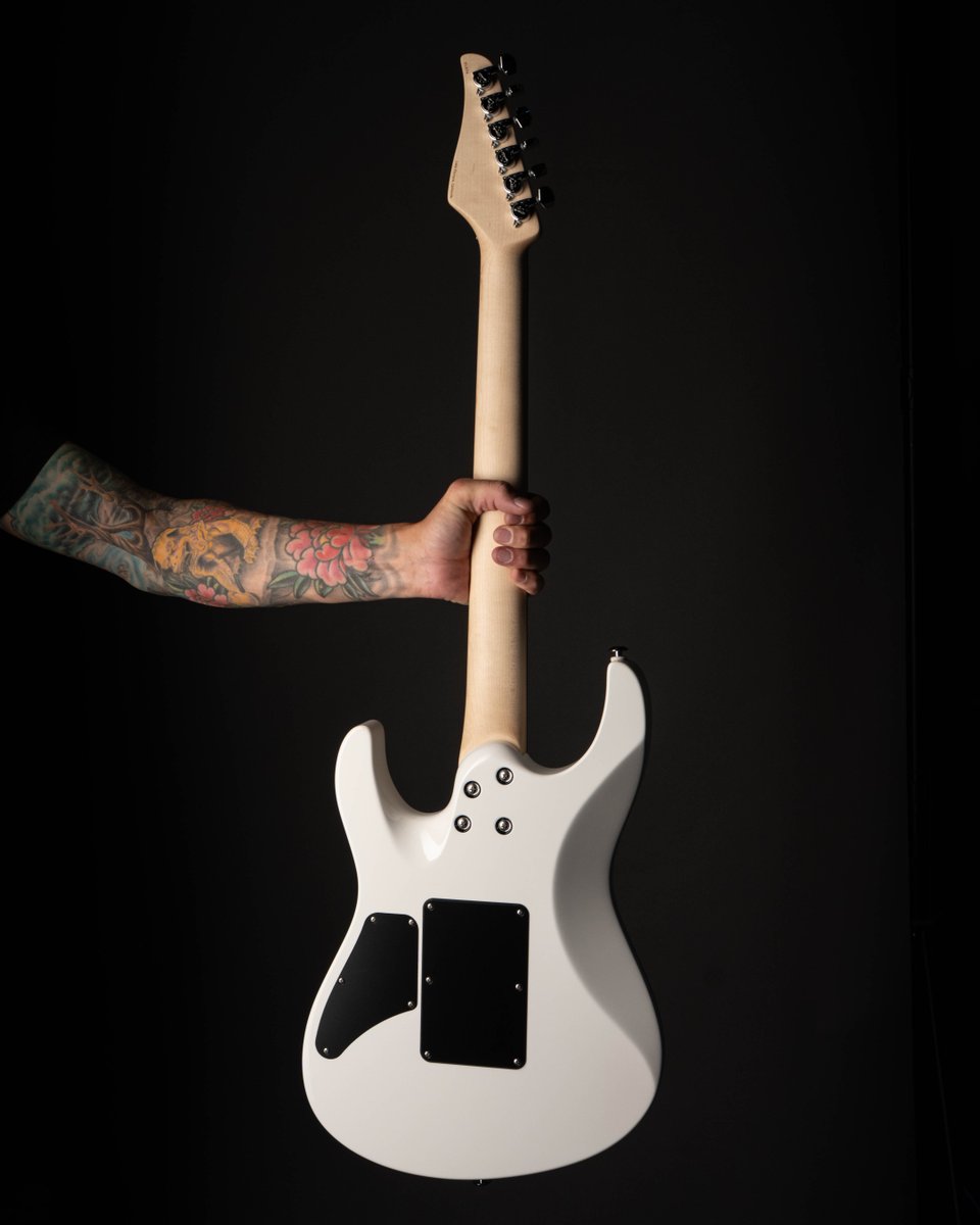 SuhrCustom's tweet photo. A killer Custom Modern built for the excellent folks at Eddie’s Guitars!

Instrument Specifications:
Serial Number: 91934
Model: Modern
Finish: White
Wood: Alder
Neck: Maple Neck with Ebony Fingerboard https://t.co/LhoOFQGwCJ