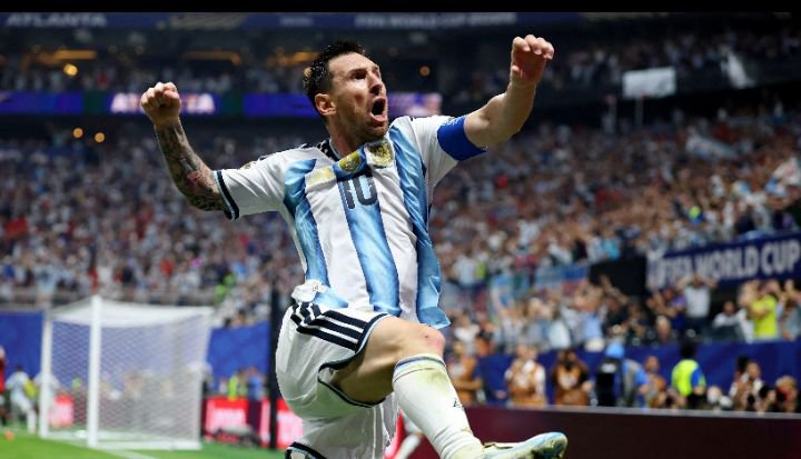 lilololis25y's tweet photo. Leo, Argentina todavía te necesita. 🇦🇷❤️
No queremos una despedida. Queremos más recuerdos, más partidos y más momentos con la camiseta de Argentina.
Si quieres que Leo siga, comparte esto y usa: #LeoStayArgentina 🐐🇦🇷❤️‍🩹
#LeoStayArgentina https://t.co/HLm3njud23