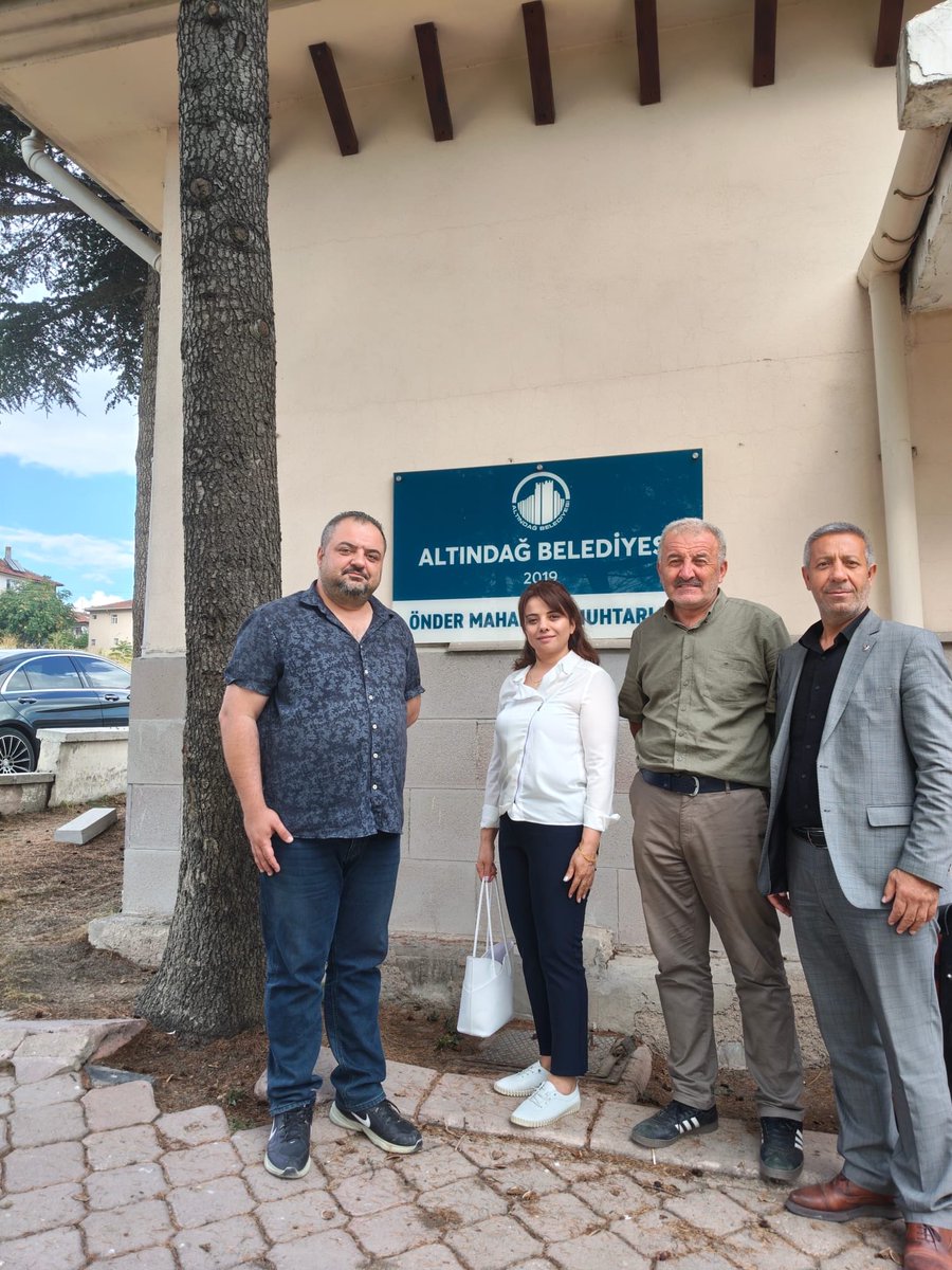 altindagchp's tweet photo. Ulubey Mahallesi Muhtarı Sn.Niyazi KÖROĞLU'na Önder Mahallesi Muhtarı Sn. Nuri AYGUL'e Nazik ev sahiplikleri ve
samimi sohbetleri için teşekkür ediyor, çalışmalarında başarılar diliyoruz. https://t.co/49ZwKoi1gG