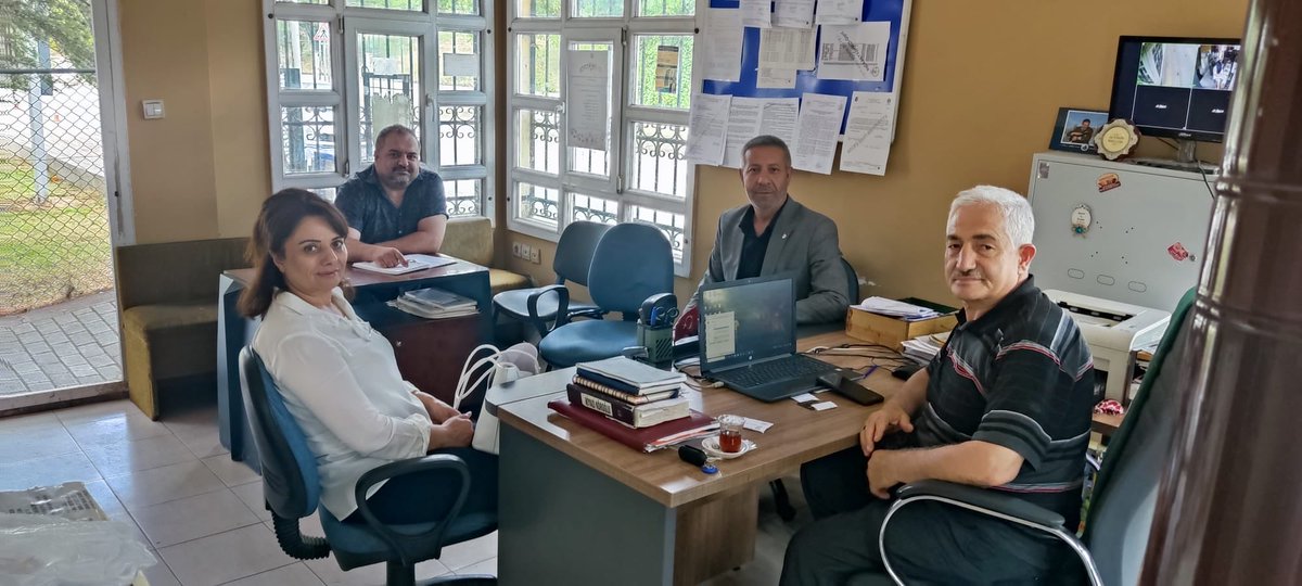 altindagchp's tweet photo. Ulubey Mahallesi Muhtarı Sn.Niyazi KÖROĞLU'na Önder Mahallesi Muhtarı Sn. Nuri AYGUL'e Nazik ev sahiplikleri ve
samimi sohbetleri için teşekkür ediyor, çalışmalarında başarılar diliyoruz. https://t.co/49ZwKoi1gG