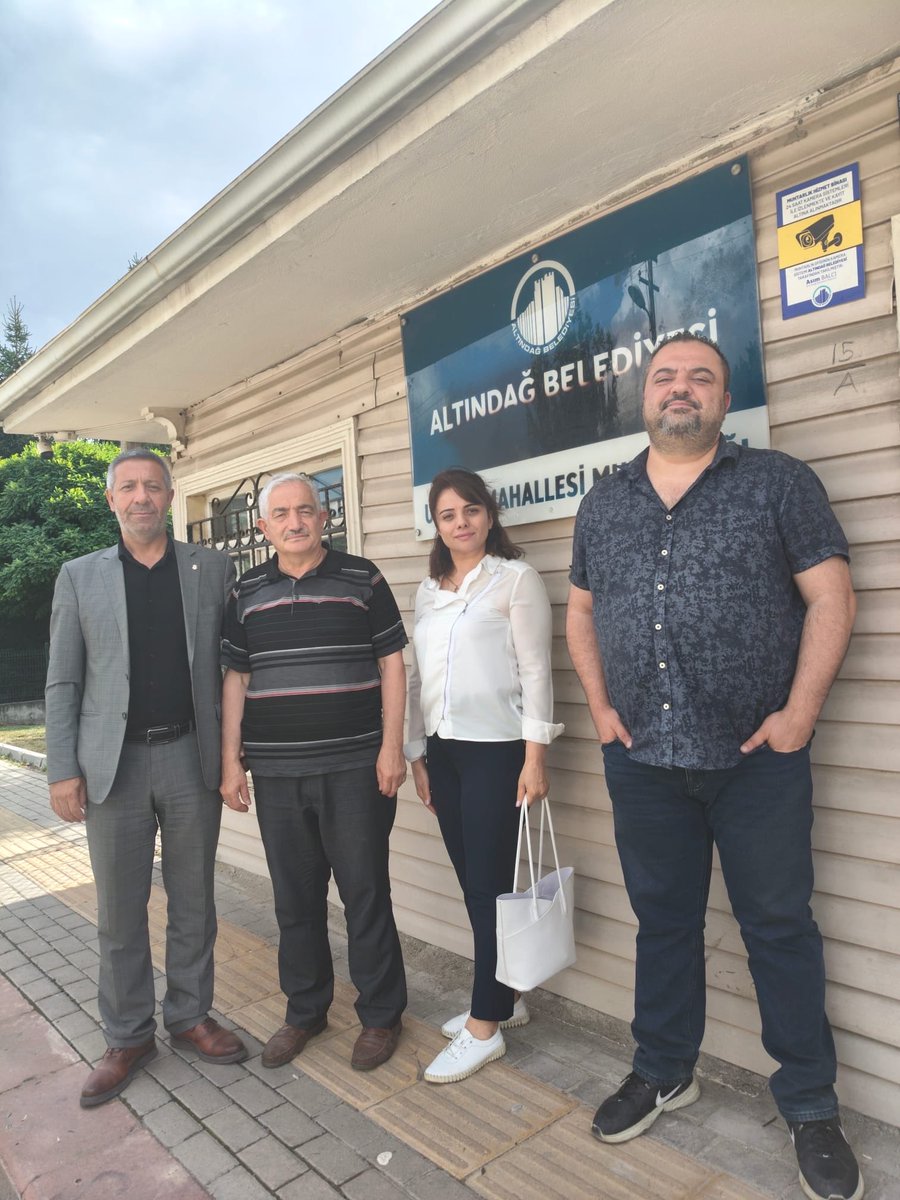 altindagchp's tweet photo. Ulubey Mahallesi Muhtarı Sn.Niyazi KÖROĞLU'na Önder Mahallesi Muhtarı Sn. Nuri AYGUL'e Nazik ev sahiplikleri ve
samimi sohbetleri için teşekkür ediyor, çalışmalarında başarılar diliyoruz. https://t.co/49ZwKoi1gG