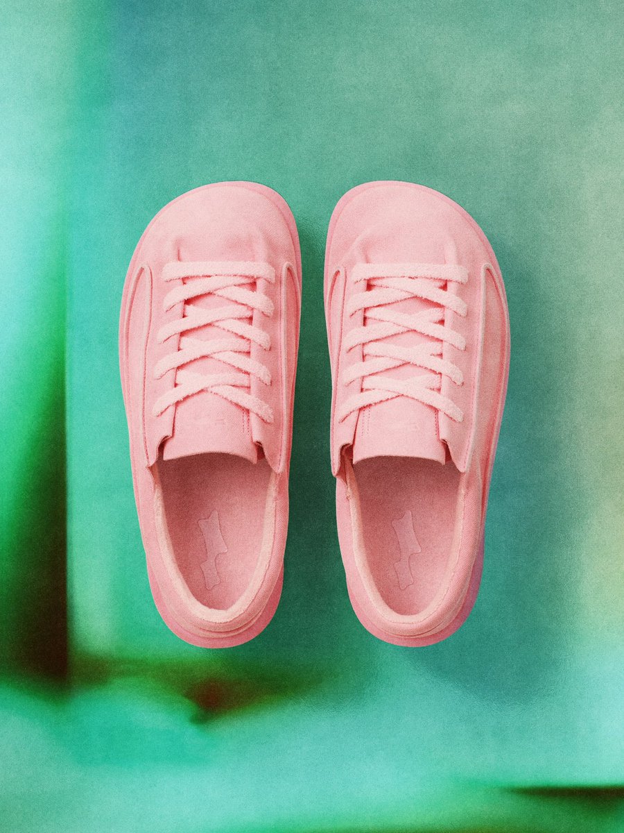 justinbieber's tweet photo. •@SKYLRK SUNKEN SNEAKER OUT NOW https://t.co/3Azu8vLdPd