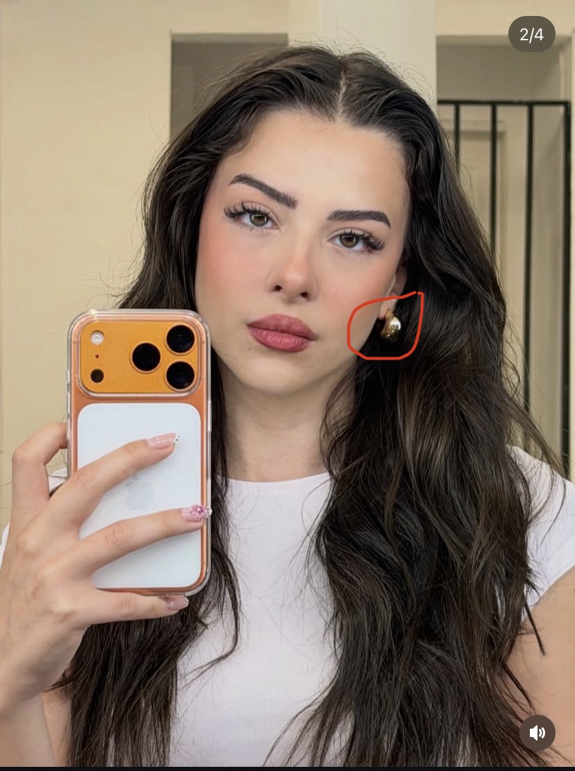 Guzelwsj's tweet photo. This is what @emingunenc_ meant by “he wants his relationship private”.

Now, we have an answer in front of us!!! 
Ecem Oz is the woman behind and his secret lover. #EminGünenç #EcemOz

Where were you these days? #EcemOz 

This unlocked everything! https://t.co/3ZQDznnOB9