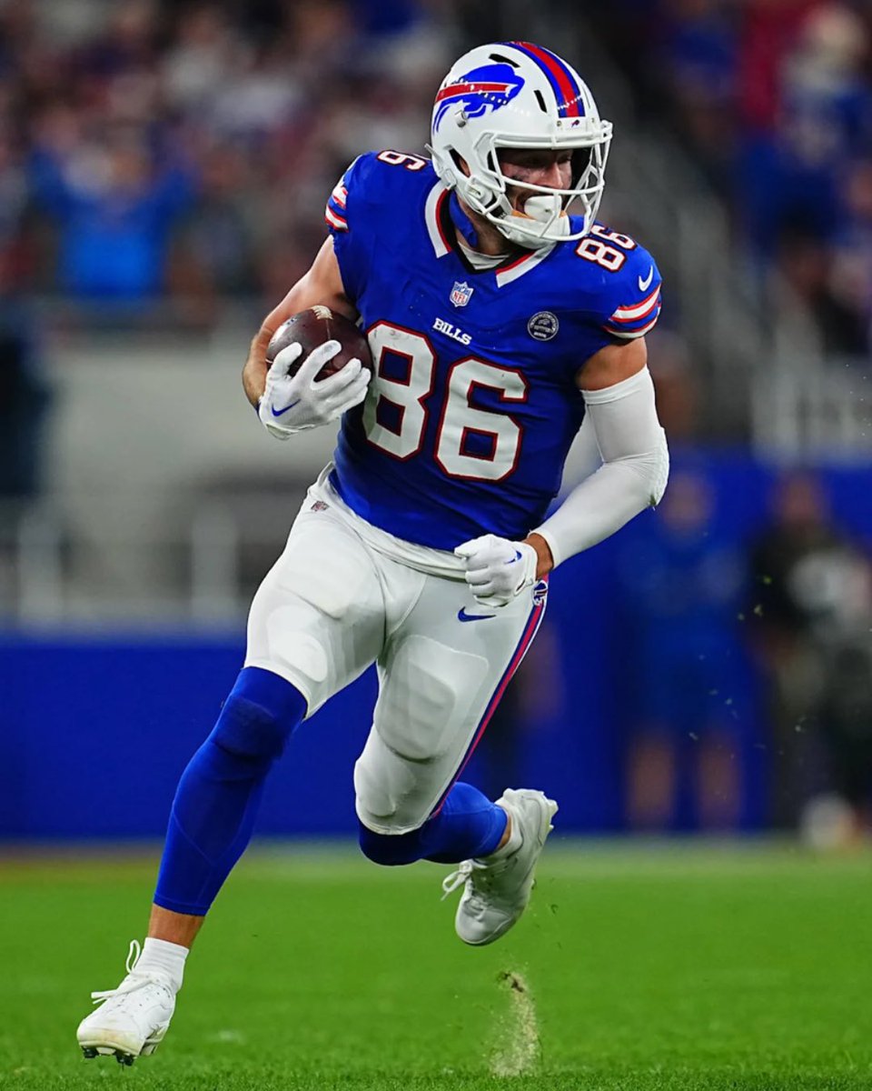 QCollarOfficial's tweet photo. Last night, @daltonkincaid came up BIG! 👀💪🔥

The key to allowing him to feel locked-in every single snap…better brain protection! 

Collar Up! 

#QCollar #CollarUp #football #BillsMafia #nfl https://t.co/3C3vsSkR1H