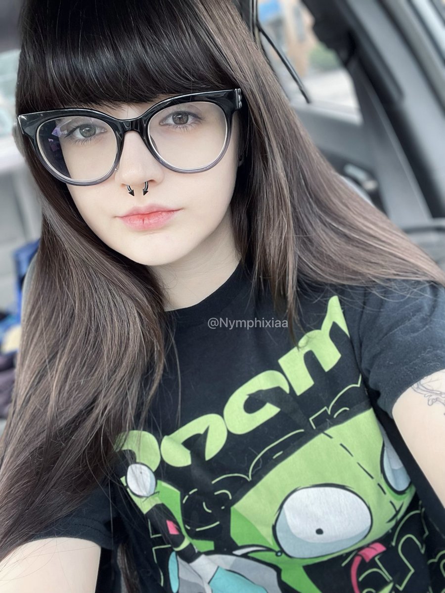 nymphixiaa's tweet photo. 🖤💚 https://t.co/piqreYuSWy