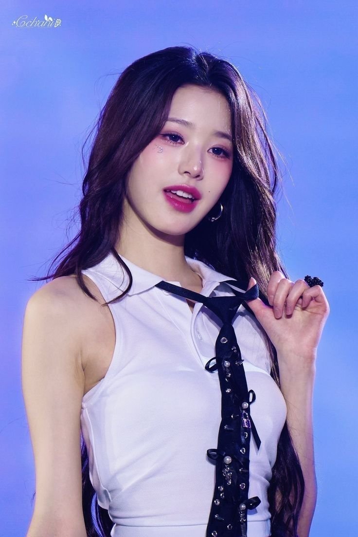 SANWISH67's tweet photo. Beautiful #wonyoung ✨ https://t.co/2HamWyRgAj