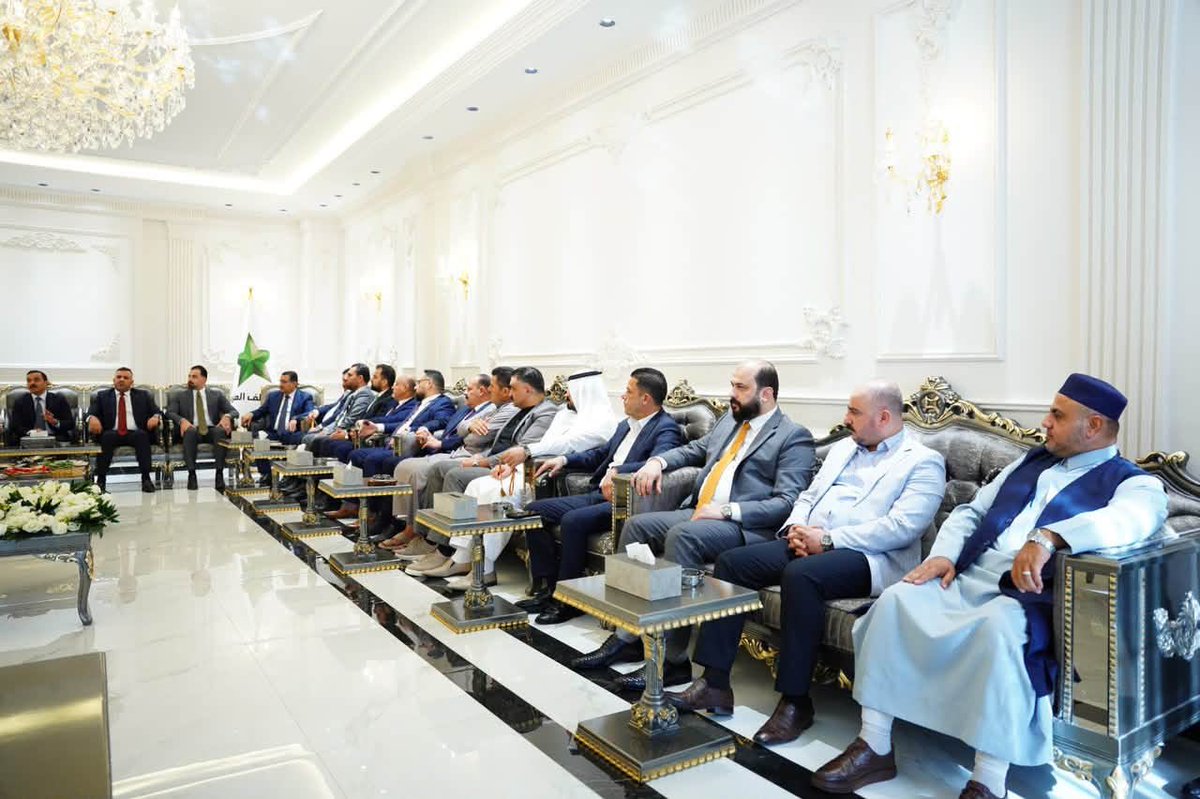 Mahmood_alqiesi's tweet photo. التقينا اليوم بأهلنا وإخوتنا قيادات وأعضاء تحالف العزم في محافظة نينوى، لبحث مستجدات المشهد السياسي وأبرز الملفات التي تمسّ المحافظة، ومناقشة أولويات عملنا للمرحلة المقبلة.
نُكثّف جهودنا ونُعزّز التنسيق التنظيمي والسياسي لترسيخ حضور التحالف وخدمة تطلعات أبناء نينوى العزيزة. https://t.co/mAVpj09Iap