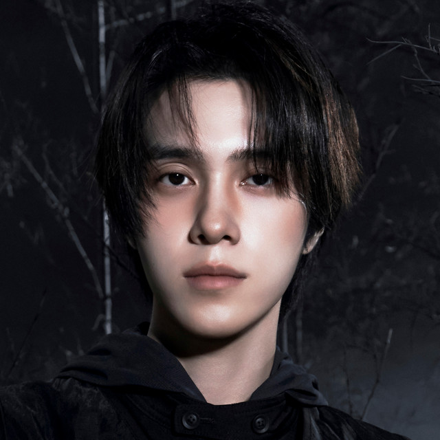 _Kpop_Stats_'s tweet photo. “THUSRDAY” by HENDERY of WayV debuts at #58 on the Worldwide iTunes Song Chart. https://t.co/dfIT3HU5ac