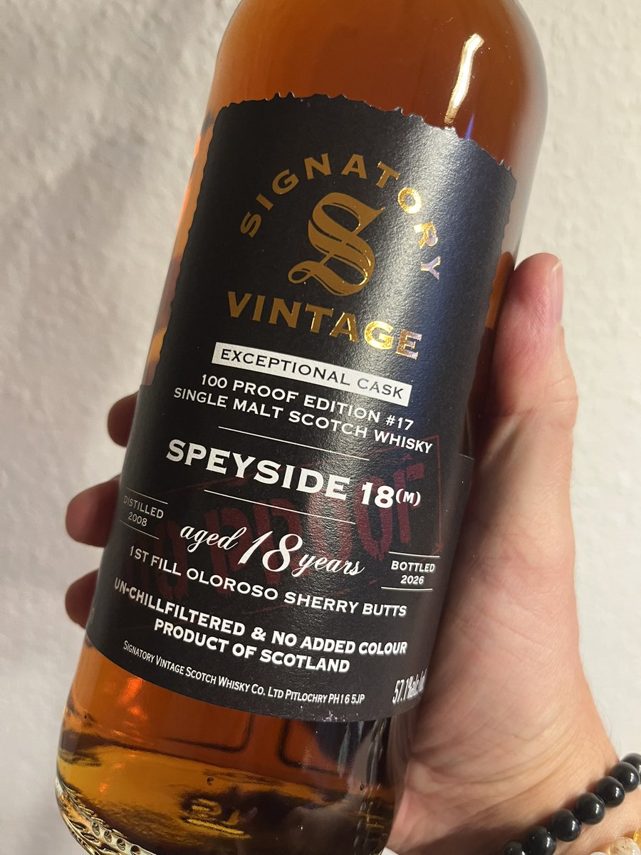 TimmoGermany's tweet photo. Catch of the Day 🤩🥃🙌 They looked so promising that I couldn’t resist and bought all three. Which one would you open first?

@SignatoryWhisky  #signatoryvintage #whisky #singlemalt #whiskytime #whiskytim https://t.co/kXeCreVyvk