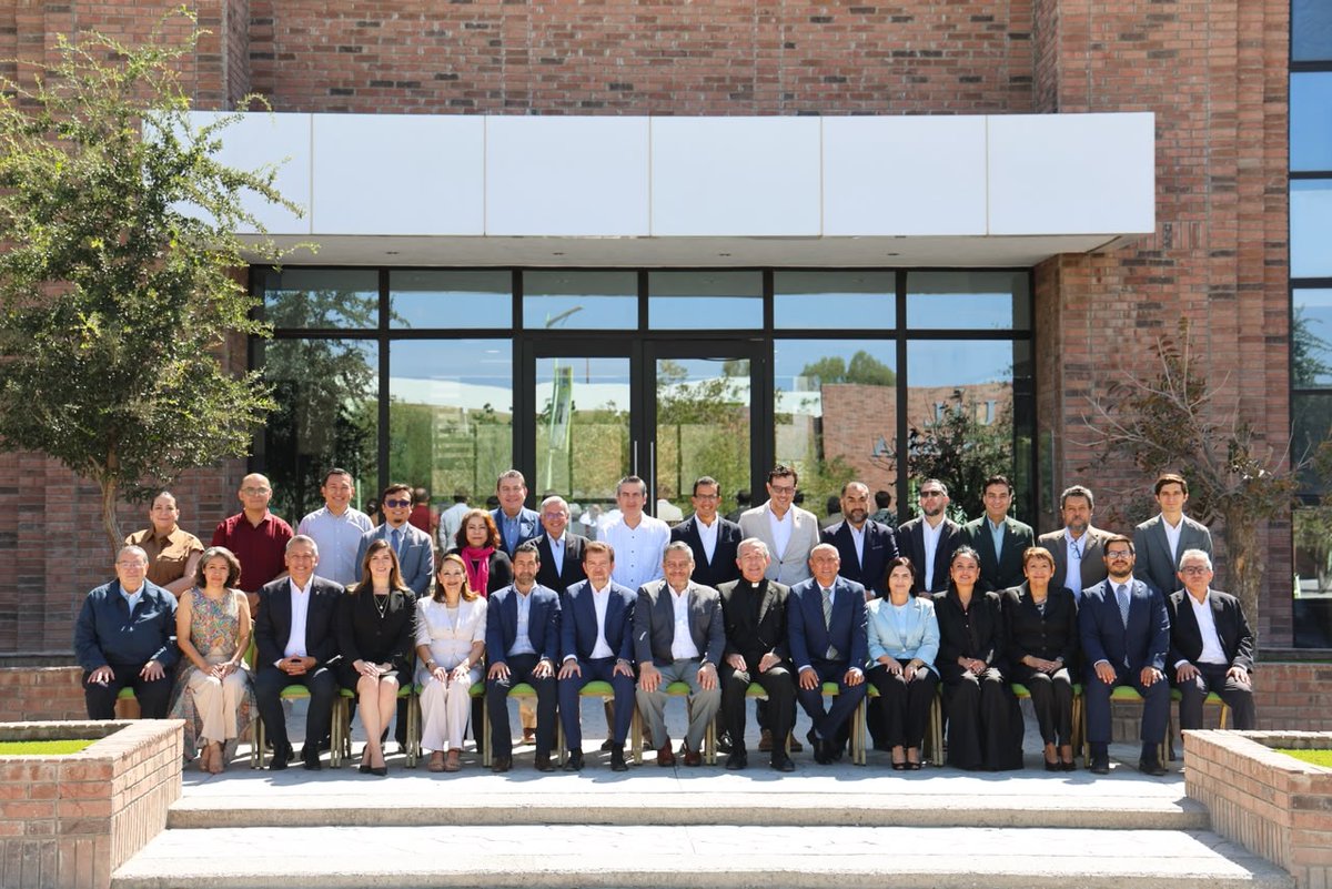 ANUIES's tweet photo. La #ANUIES lleva a cabo la sesión ordinaria de su Consejo de Universidades Particulares e Instituciones Afines #CUPRIA, en la Universidad Autónoma de La Laguna. Es encabezado por el Dr. Luis González Placencia y el rector de la UAL, Dr. Omar Lozano Cantú. https://t.co/uCHZN4FeqL