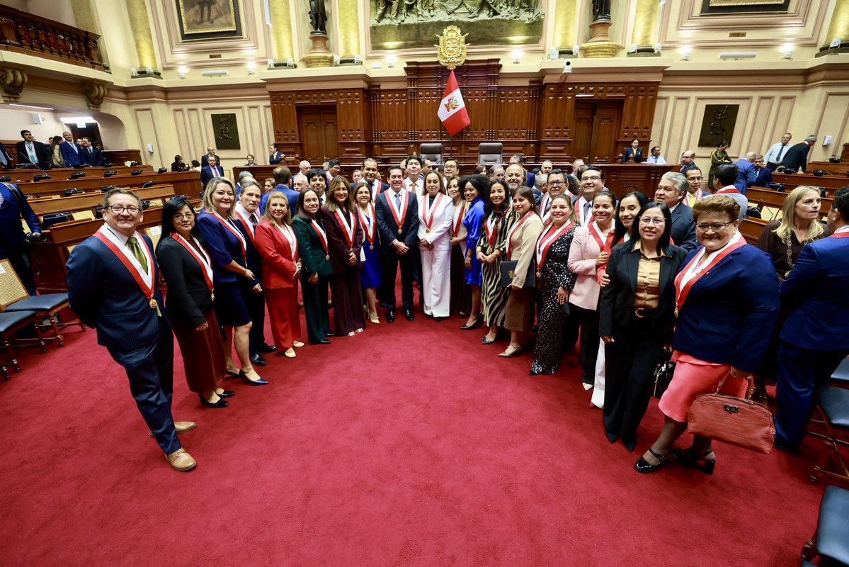 NilzaChaconT's tweet photo. En el marco de los 204 años del Congreso de la República, junto a diputados y senadores reafirmamos la enorme responsabilidad de representar a millones de peruanos desde esta nueva etapa bicameral. https://t.co/XLTMdKr2xZ