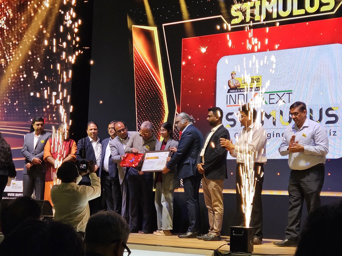 civilfoetlu's tweet photo. 🌟 Proud moment!  Congratulations to Aditi Patel @lkouniv @civilfoetlu  Central Zone Winner of the India Next Stimulus Quiz @UltraTechCement .Reached the prestigious final.Her achievement is truly inspiring. Keep shining, Aditi! . Blessings from @satendrasejong Dean @foetlkouniv https://t.co/pycCAx8XOI