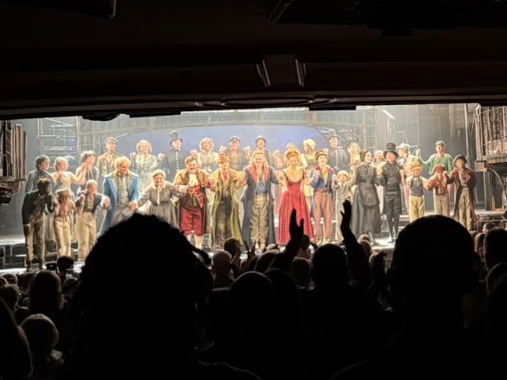 Lisa_Marie_68's tweet photo. Wanted to see Oliver for ages.
Me and my sister booked it on a whim and secretly sang all the songs. 🎭 🎵 
Worth a watch if musical theatre is your thing 🤗 https://t.co/oJVqnJPhNd