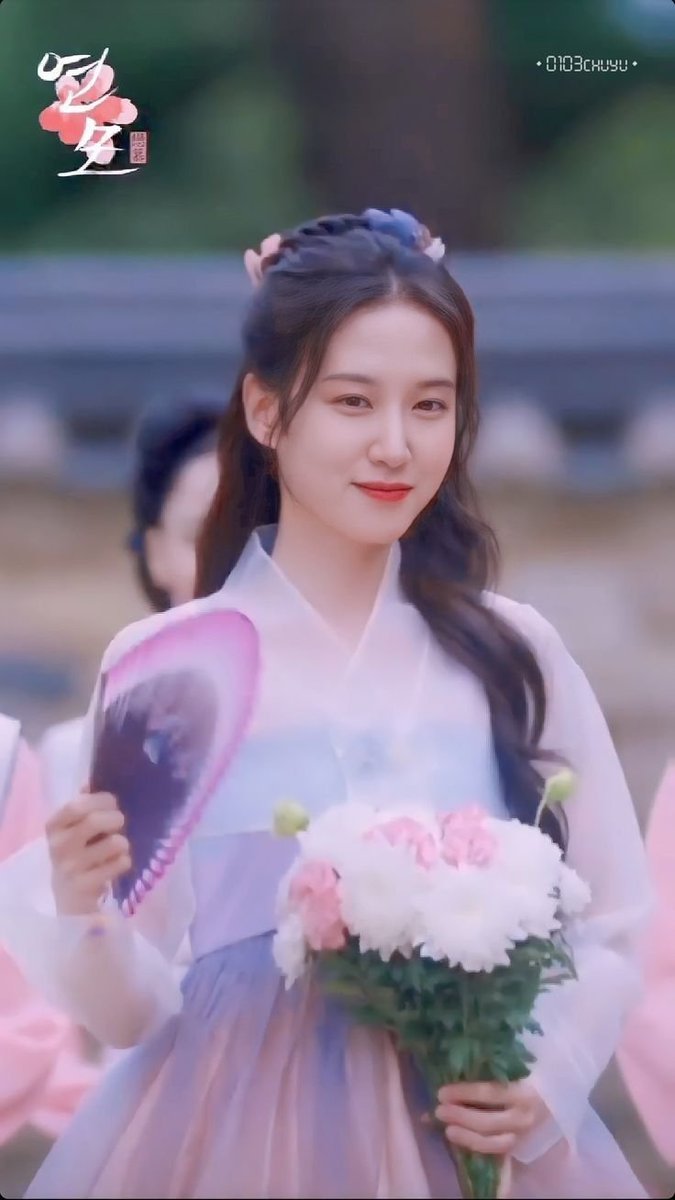 YANCYT16's tweet photo. The Wicked Queen 🌸
#ParkEunBin https://t.co/0tT7TzhYEX