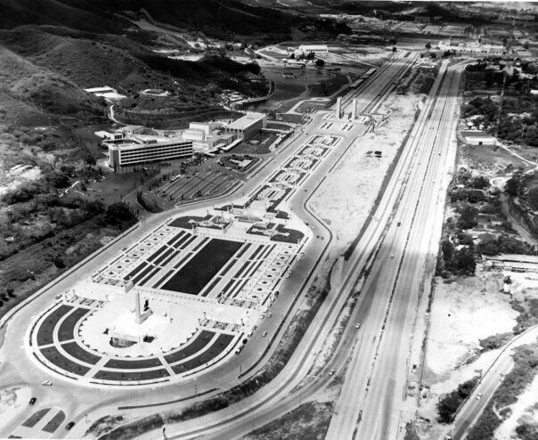 Marcvlza's tweet photo. Archivo gráfico a blanco y negro de la arquictectura  Venezolana 🇻🇪 https://t.co/BRARWHGWCm