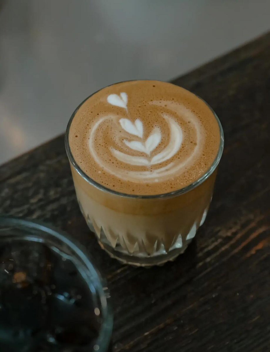 mysepboi's tweet photo. Just caught my intern (who swears they’re “a coffee pro”) trying to stir iced espresso with a matchstick. Rookie move = whole table laughing for 10 mins. #WorkLaughs https://t.co/hDZzscC8Fh