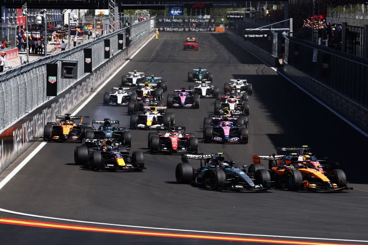 F1BigData's tweet photo. There are only 9 drivers left who can mathematically become world champion this year

🇮🇹 Kimi Antonelli
🇬🇧 George Russell
🇬🇧 Lewis Hamilton
🇬🇧 Lando Norris
🇲🇨 Charles Leclerc
🇳🇱 Max Verstappen
🇦🇺 Oscar Piastri
🇫🇷 Isack Hadjar
🇳🇿 Liam Lawson https://t.co/146CH7IDHV