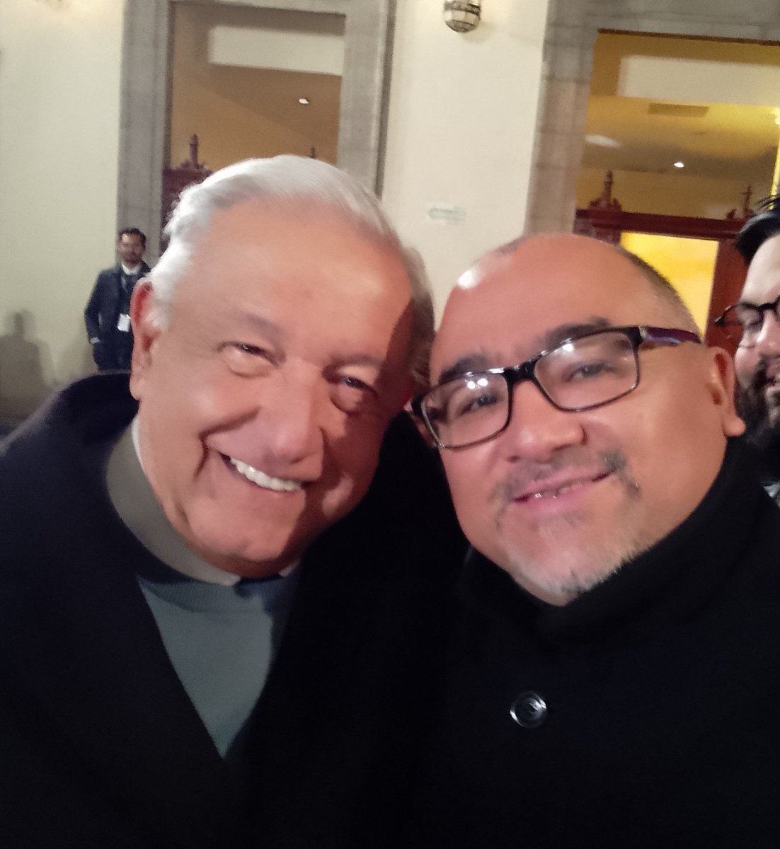 luisghernan's tweet photo. 🗳️ANUNCIO🗳️

He decidido lanzar 
mi Candidatura para 
DIPUTADO FEDERAL 
por la Alcaldía Cuauhtémoc 
de la Ciudad de México 😃

Cumplo el principal requisito que piden @CitlaHM y @A_MontielR en @PartidoMorenaMx

👉🏾Critiqué a @lopezobrador_ 

Avísenme a qué hora paso por mi registro, para tomar el avión  @fisgonmonero 

¡San Lázaro... ahí te voy!