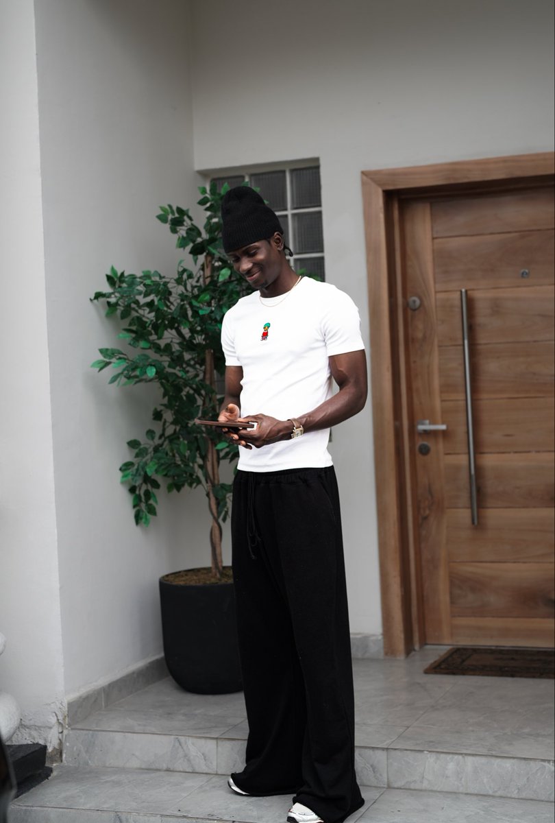 Topzycut tweet picture