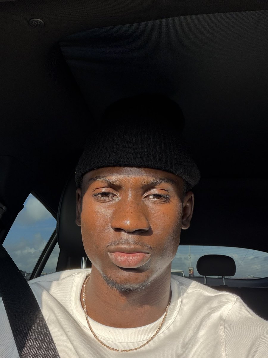 Topzycut tweet picture