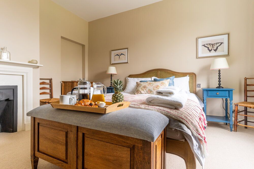 TheHolidayCots's tweet photo. 🏡 Character & Comfort at Estate Cottage 🌿
Combining original charm with comfortable modern living, Estate Cottage is a wonderful choice for a memorable getaway with family or friends. 🌳
🛏️ 6
https://t.co/XRCIhJikwr
#EstateCottage #WorsteadHouse #Smallburgh #Norwich #Norfolk https://t.co/jJVOMFe7VI