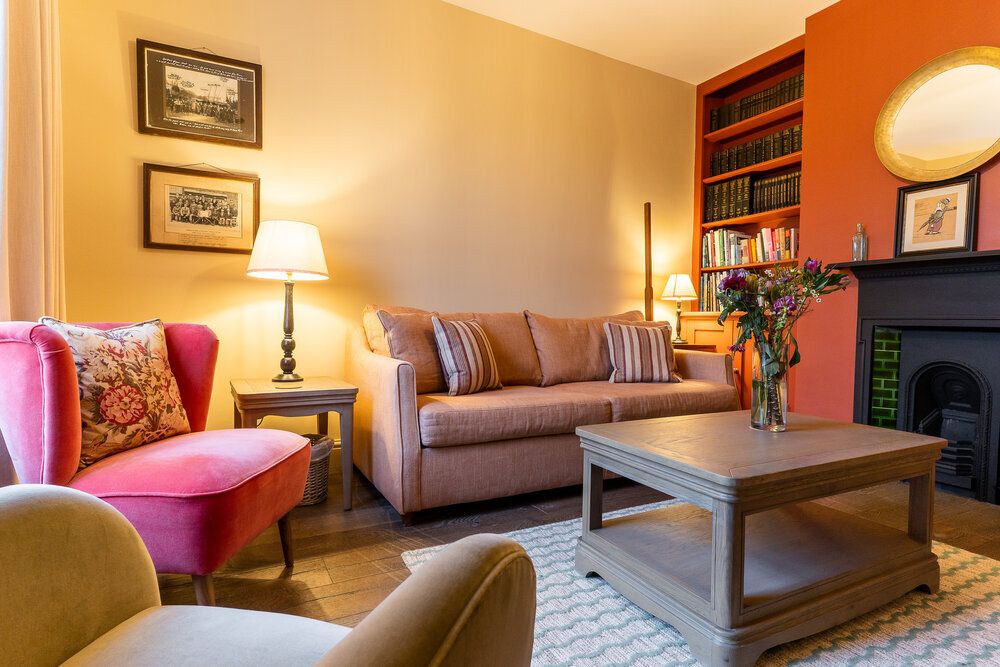 TheHolidayCots's tweet photo. 🏡 Character & Comfort at Estate Cottage 🌿
Combining original charm with comfortable modern living, Estate Cottage is a wonderful choice for a memorable getaway with family or friends. 🌳
🛏️ 6
https://t.co/XRCIhJikwr
#EstateCottage #WorsteadHouse #Smallburgh #Norwich #Norfolk https://t.co/jJVOMFe7VI