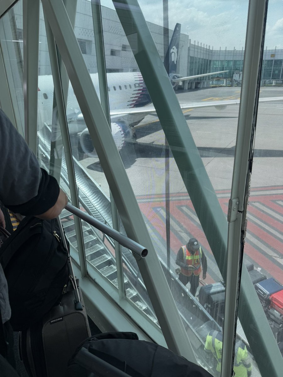 nicdeleon's tweet photo. Meanwhile @Aeromexico has been phenomenal and didn’t damage or lose any of our bags. Cancelled 14 @AmericanAir tickets to rebook aero last night after AA lost our equipment and has been unwilling to help. https://t.co/riecagjPDY