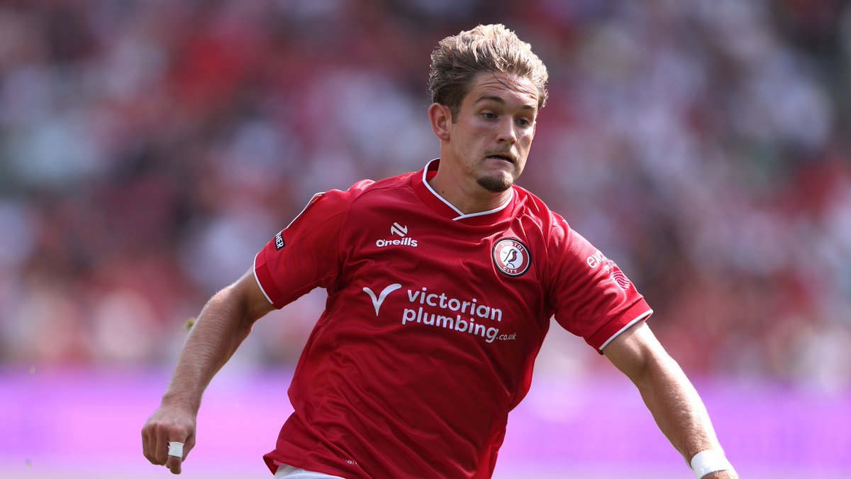 Dom Ballard in action for Bristol City.
